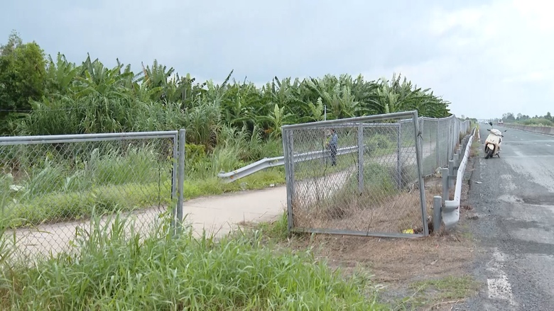 H&agrave;ng r&agrave;o bảo vệ tuyến Lộ Tẻ - Rạch Sỏi li&ecirc;n tục bị mất trộm - Ảnh 2.