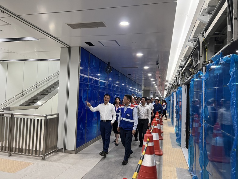 Ngắm đo&agrave;n t&agrave;u đầu ti&ecirc;n của tuyến metro số 1 (Bến Th&agrave;nh - Suối Ti&ecirc;n) chạy thử nghiệm tr&ecirc;n to&agrave;n tuyến - Ảnh 13.
