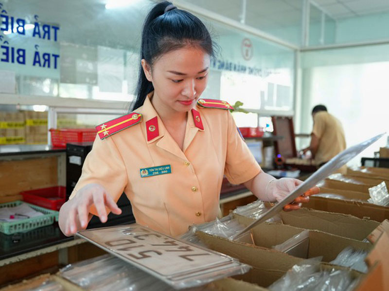 Cục CSGT: Biển số đẹp gắn tr&ecirc;n &ocirc; t&ocirc; sẽ bị thu hồi khi n&agrave;o? - Ảnh 2.