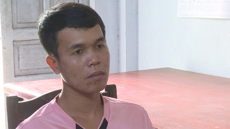 Bắt giữ đối tượng d&ugrave;ng vật giống s&uacute;ng đ&aacute;nh c&aacute;n bộ x&atilde; bị thương - Ảnh 1.