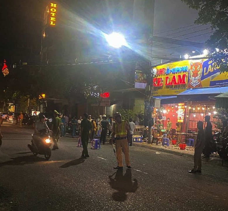 Điều tra vụ đ&aacute;nh nhau v&agrave; c&oacute; tiếng nổ s&uacute;ng ở Tiền Giang - Ảnh 1.