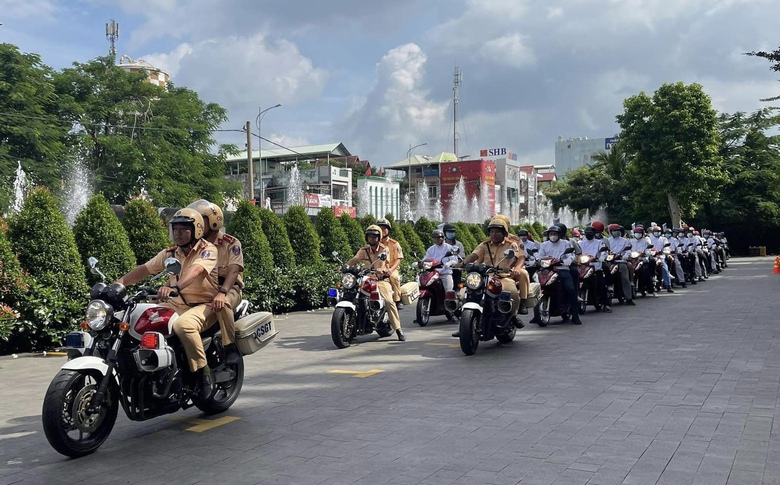 Gi&aacute;o dục luật giao th&ocirc;ng từ nh&agrave; trường để khi ra đường học sinh lưu th&ocirc;ng an to&agrave;n hơn - Ảnh 1.