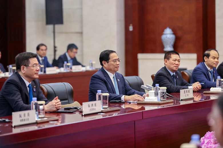 Ph&aacute;t triển quan hệ với Trung Quốc l&agrave; lựa chọn chiến lược h&agrave;ng đầu của Việt Nam - Ảnh 3.