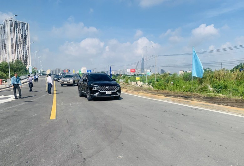 Th&ocirc;ng xe đường song h&agrave;nh cao tốc TP.HCM - Long Th&agrave;nh - Dầu Gi&acirc;y sau 6 năm thi c&ocirc;ng  - Ảnh 2.