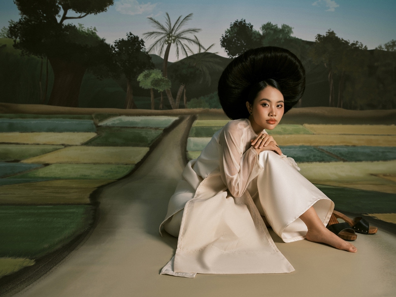 Phương Mỹ Chi "chơi lớn" khi kết hợp với NSƯT Kim Tử Long, Suboi trong album "Vũ trụ c&ograve; bay" - Ảnh 1.