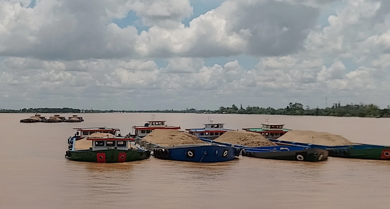 Mỏ c&aacute;t khiến h&agrave;ng loạt c&aacute;n bộ ở An Giang bị bắt giờ ra sao? - Ảnh 2.