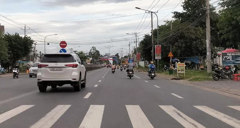 photo-1695047051209