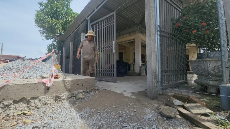 Quảng Ng&atilde;i: Dự &aacute;n giao th&ocirc;ng thi c&ocirc;ng bết b&aacute;t, bẫy người đi đường - Ảnh 10.