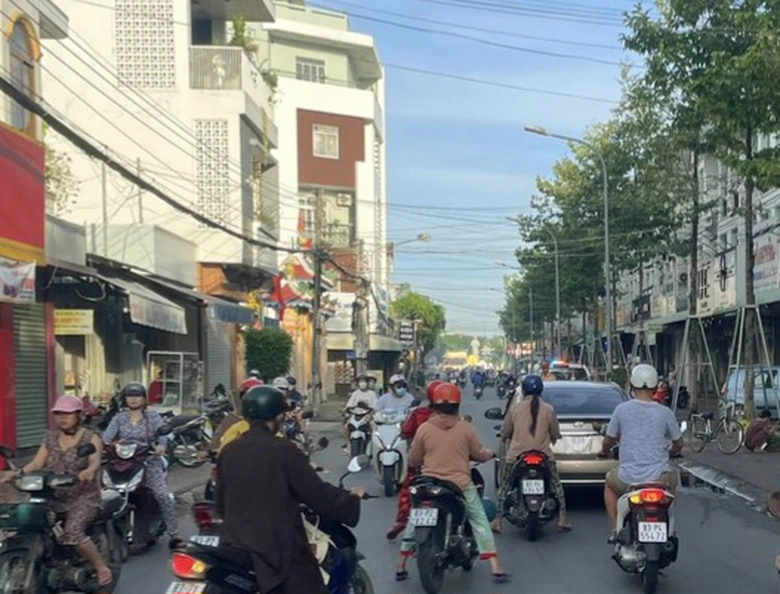S&oacute;c Trăng: Xử l&yacute; h&agrave;ng loạt &ocirc; t&ocirc; l&aacute;i xe v&agrave;o đường cấm - Ảnh 2.