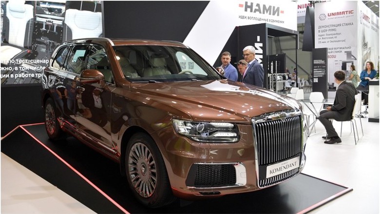 Các nghị sĩ Hạ viện Nga sẽ chuyển sang sử dụng hoàn toàn ô tô sản xuất nội địa - Ảnh 1. Các nghị sĩ Hạ viện Nga sẽ chuyển sang sử dụng hoàn toàn ô tô sản xuất nội địa - Ảnh 1.