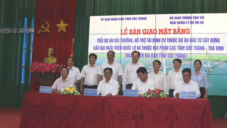 S&oacute;c Trăng b&agrave;n giao mặt bằng x&acirc;y cầu Đại Ng&atilde;i nối S&oacute;c Trăng v&agrave; Tr&agrave; Vinh - Ảnh 1.