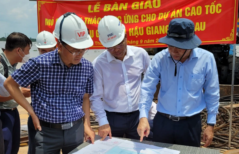 Lần đầu ti&ecirc;n một tỉnh miền T&acirc;y giao mỏ c&aacute;t cho nh&agrave; thầu dự &aacute;n khai th&aacute;c - Ảnh 4.