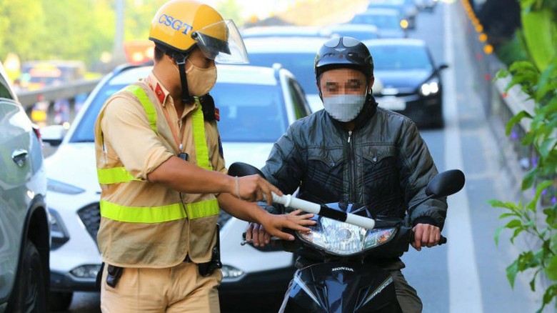 Ch&iacute;nh phủ ban h&agrave;nh chương tr&igrave;nh h&agrave;nh động bảo đảm trật tự, an to&agrave;n giao th&ocirc;ng - Ảnh 1.