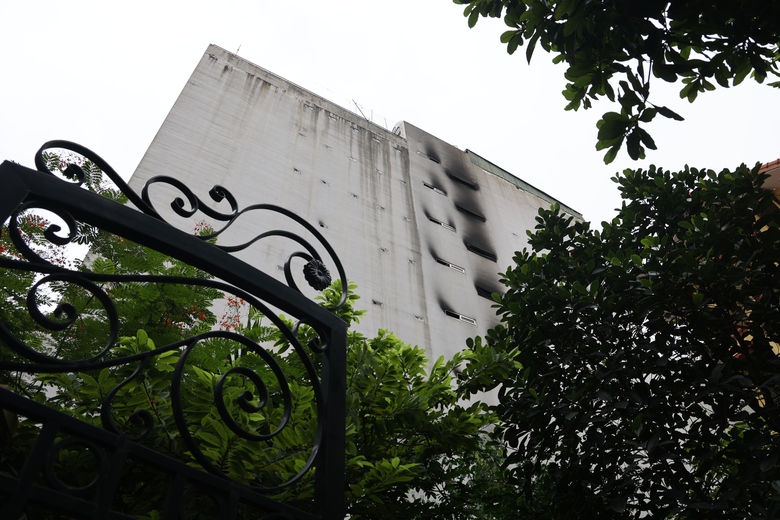 H&agrave; Nội d&agrave;nh 9,2 tỷ đồng hỗ trợ c&aacute;c nạn nh&acirc;n vụ ch&aacute;y chung cư mini Khương Hạ - Ảnh 2.