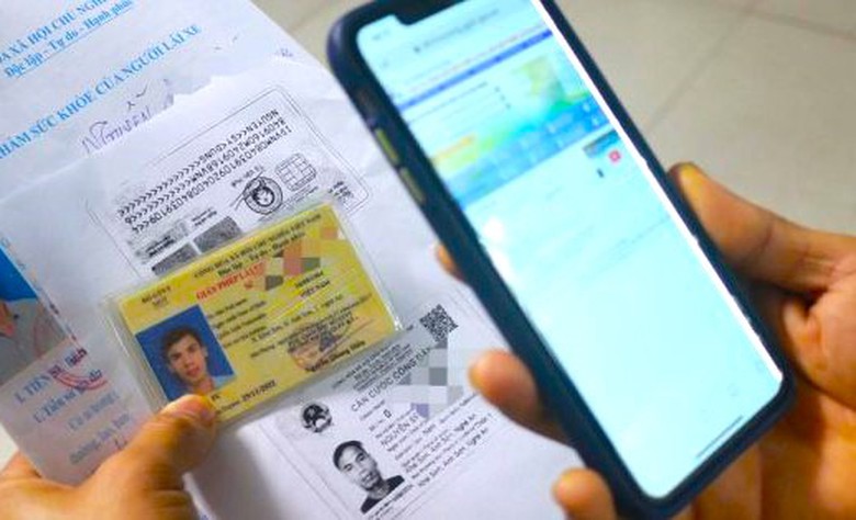 Cục Đường bộ th&uacute;c 18 địa phương đổi GPLX qua mạng - Ảnh 1.