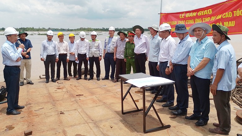 Giải cơn kh&aacute;t c&aacute;t cho cao tốc Cần Thơ - C&agrave; Mau - Ảnh 3.