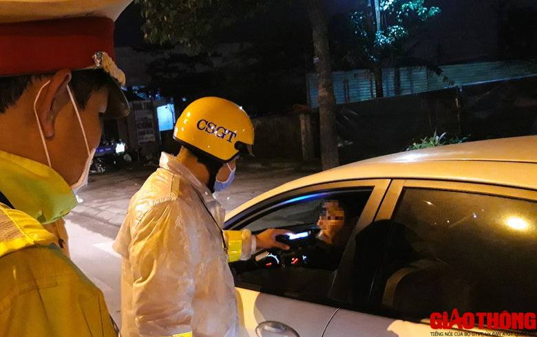 3 t&agrave;i xế &ldquo;d&iacute;nh&rdquo; nồng độ cồn, ma t&uacute;y ở Quảng Trị bị phạt hơn 100 triệu, tước GPLX 23 th&aacute;ng - Ảnh 1.