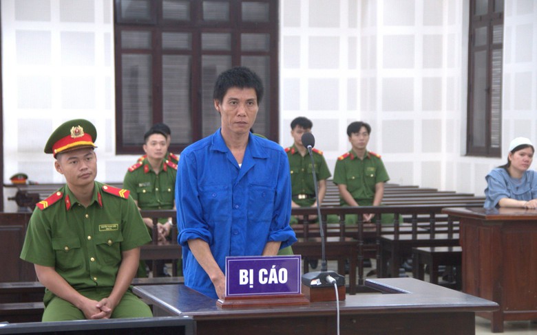 H&aacute;t karaoke g&acirc;y ồn tại khu nh&agrave; trọ, một người bị đ&acirc;m tử vong - Ảnh 1.