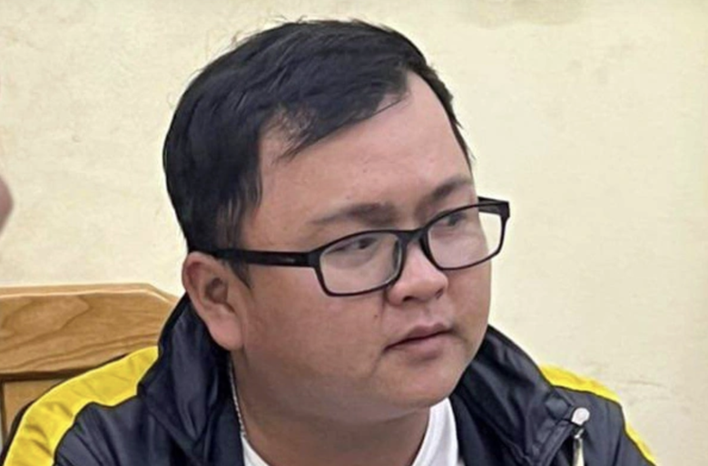 Tuy&ecirc;n &aacute;n 9 năm t&ugrave; cho kẻ d&ugrave;ng s&uacute;ng đồ chơi đi cướp ng&acirc;n h&agrave;ng - Ảnh 2.