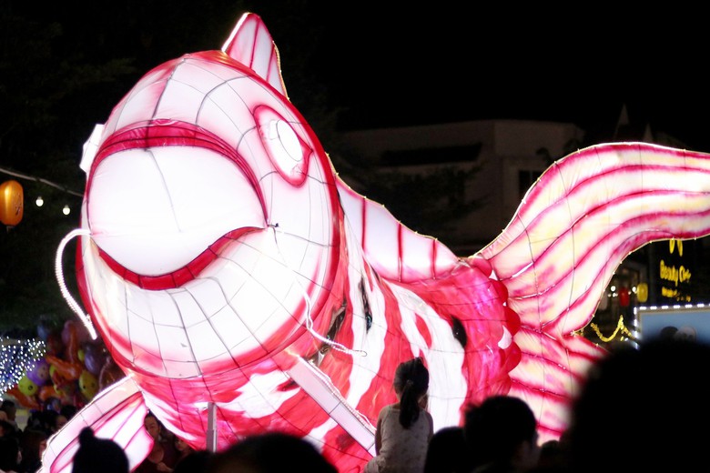 Tưng bừng rước đ&egrave;n Trung thu khổng lồ tại H&agrave; Tĩnh  - Ảnh 9.
