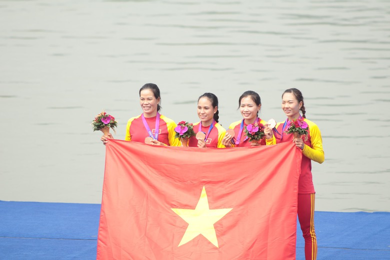 Gặp sự cố ph&uacute;t cuối, rowing Việt Nam ngậm ng&ugrave;i nhận HCĐ tại ASIAD 19 - Ảnh 1.
