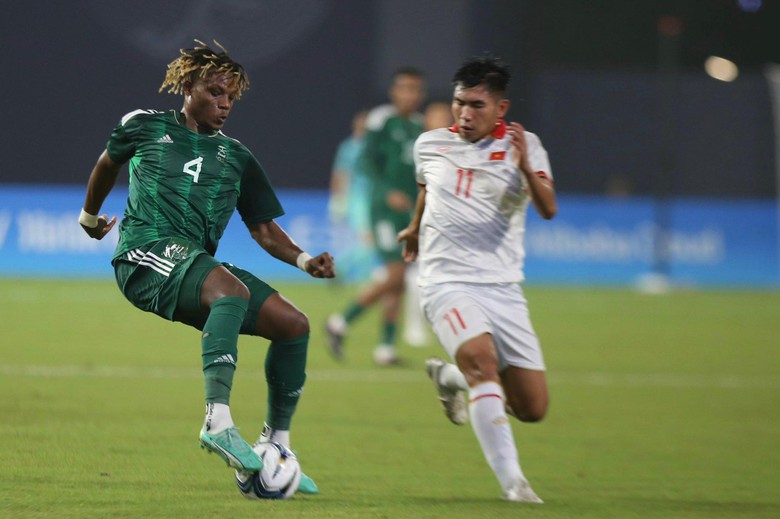 Thua Ả Rập X&ecirc; &Uacute;t, Olympic Việt Nam bị loại khỏi ASIAD 19 - Ảnh 1.