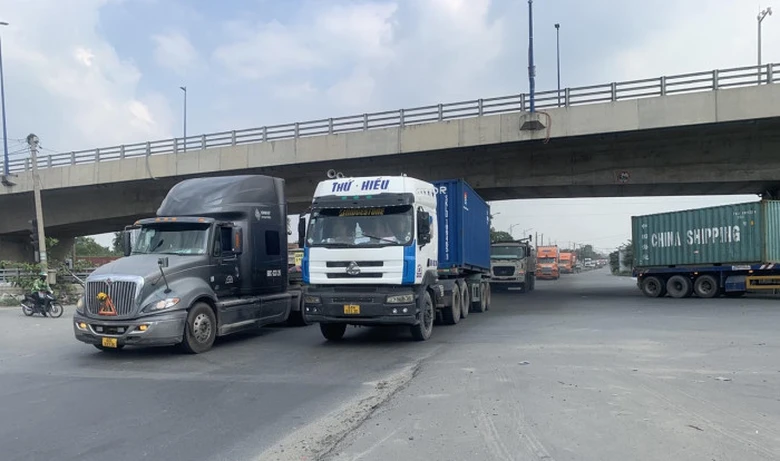 TP.HCM xo&aacute; 7 điểm đen tai nạn giao th&ocirc;ng trong  9 th&aacute;ng  đầu  năm   - Ảnh 1.