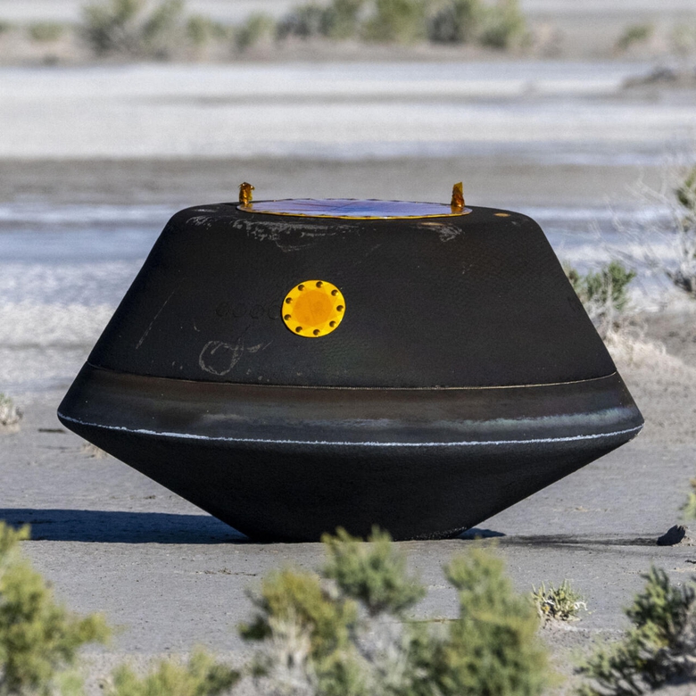 Vi&ecirc;n nang NASA mang về nh&agrave; c&aacute;c mẫu tiểu h&agrave;nh tinh c&oacute; ni&ecirc;n đại từ sự ra đời của hệ mặt trời - Ảnh 1.