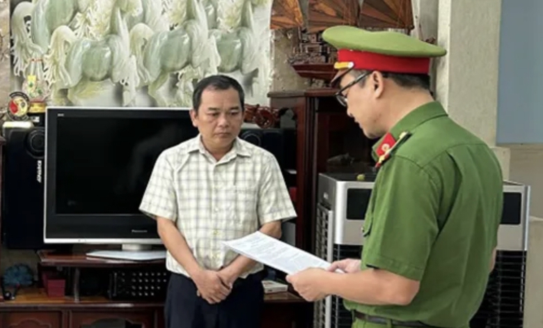 Vụ x&acirc;y 680 căn nh&agrave; tr&aacute;i ph&eacute;p: Bắt hai c&aacute;n bộ - Ảnh 1.