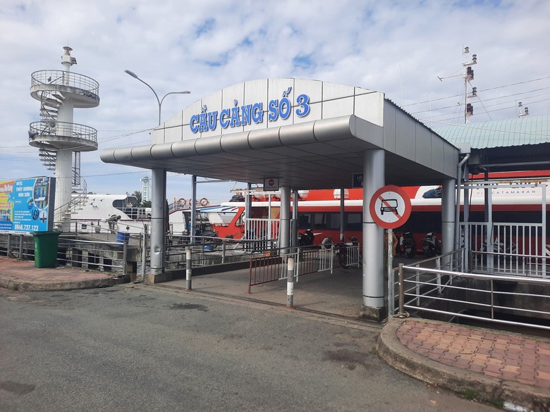Gi&oacute; giật cấp 6 - 7, t&agrave;u ph&agrave; đi Ph&uacute; Quốc, Nam Du ngưng hoạt động - Ảnh 1.
