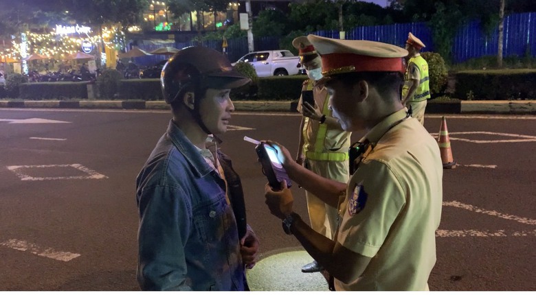 Gia Lai: Yêu cầu siết chặt kỷ cương, nêu gương không lái xe khi đã uống rượu bia - Ảnh 1. Gia Lai: Yêu cầu siết chặt kỷ cương, nêu gương không lái xe khi đã uống rượu bia - Ảnh 1.