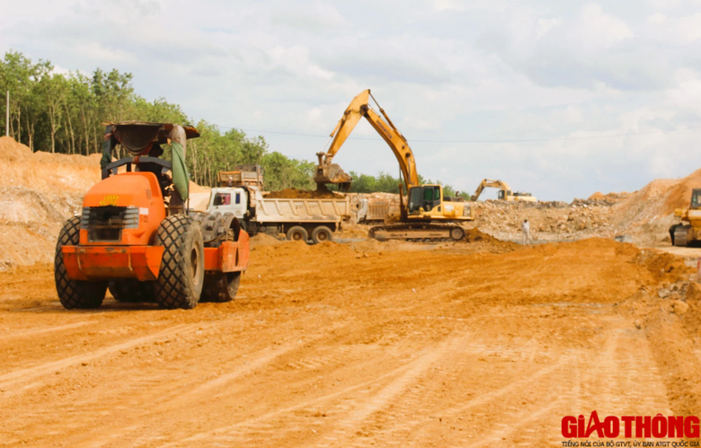 Lập tổ c&ocirc;ng t&aacute;c đẩy nhanh cấp mỏ vật liệu x&acirc;y dựng l&agrave;m cao tốc Vạn Ninh &ndash; Cam Lộ - Ảnh 1.