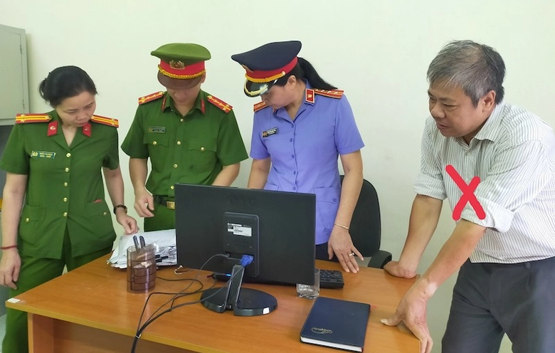 Bắt giam hiệu trưởng v&agrave; kế to&aacute;n trường cao đẳng ở Thanh Ho&aacute; - Ảnh 1.