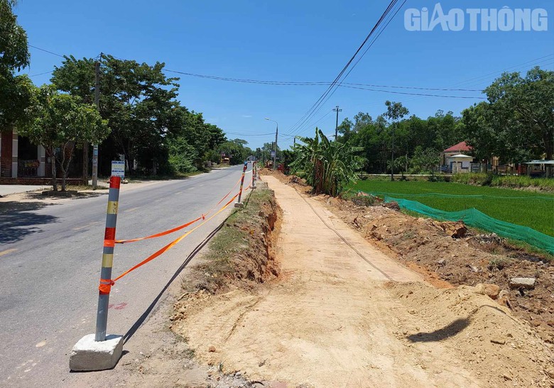 Ấn định mốc b&agrave;n giao mặt bằng dự &aacute;n cải tạo, n&acirc;ng cấp QL14E Quảng Nam - Ảnh 1.