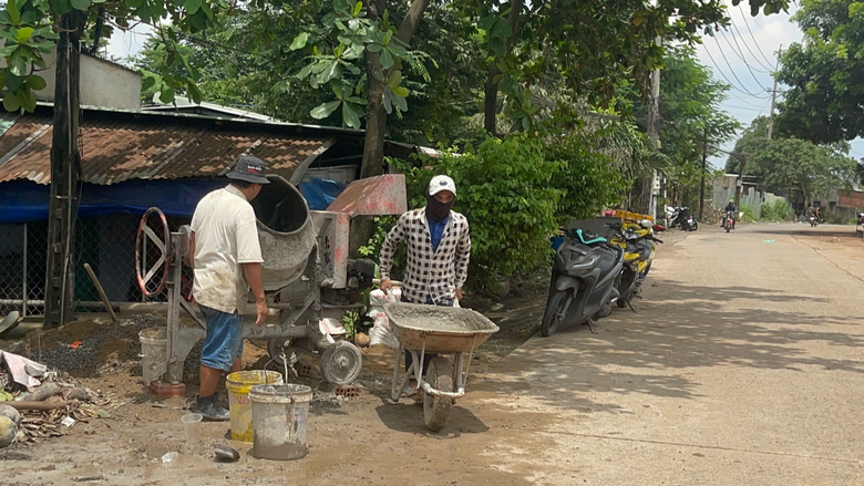 Chủ đầu tư dự &aacute;n n&acirc;ng cấp đường 10 tỷ khẳng định thi c&ocirc;ng mương tho&aacute;t nước đ&uacute;ng thiết kế - Ảnh 4.