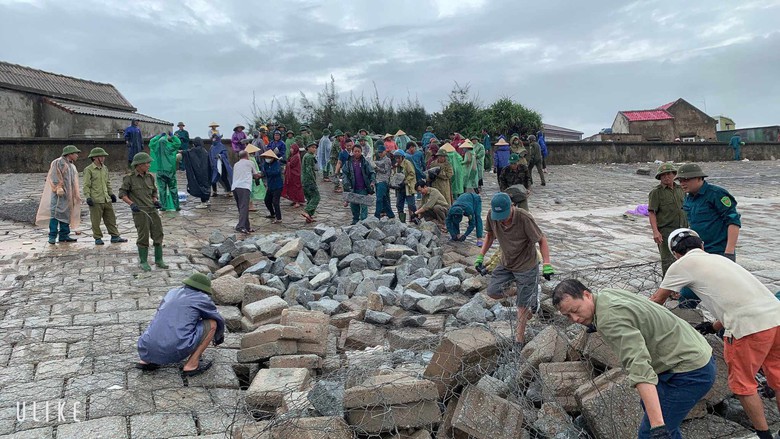 H&agrave; Tĩnh khắc phục nhiều tuyến đường, k&egrave; biển bị sạt lở sau mưa lớn - Ảnh 5.