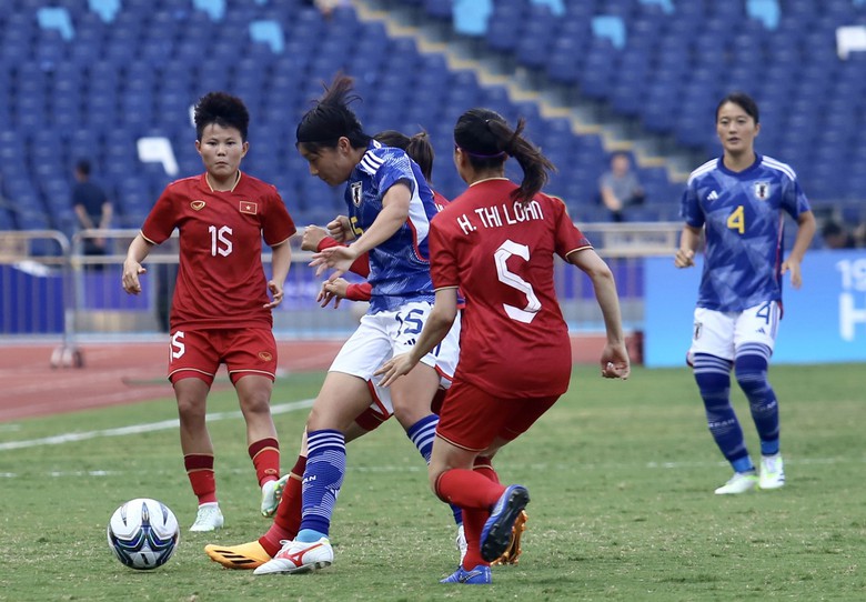 ASIAD 19: Thua đậm Nhật Bản, tuyển nữ Việt Nam chờ kỳ t&iacute;ch để đi tiếp  - Ảnh 1.