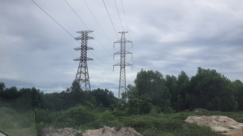 C&ocirc;ng tr&igrave;nh hạ tầng kỹ thuật chưa di dời cản tiến độ dự &aacute;n cao tốc Quảng Ng&atilde;i-Ho&agrave;i Nhơn - Ảnh 3.