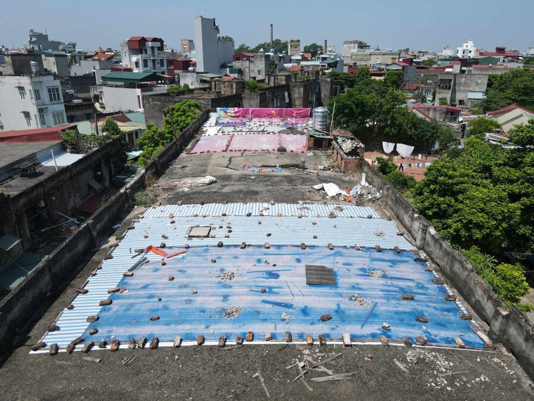 Hơn trăm hộ dân "sống mòn" trong khu tập thể nhà máy chế tạo bơm - Ảnh 7. Hơn trăm hộ dân "sống mòn" trong khu tập thể nhà máy chế tạo bơm - Ảnh 7.