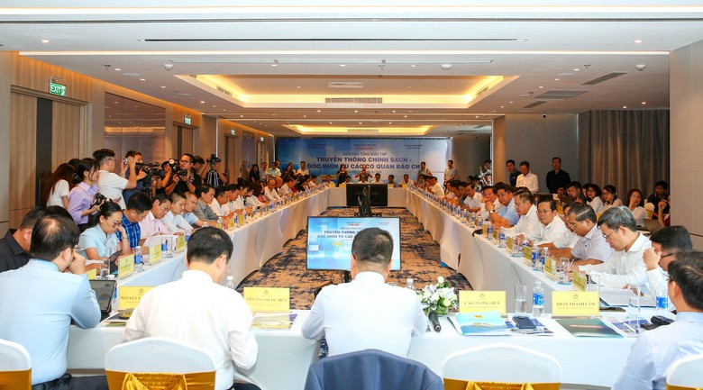 Nhiều giải ph&aacute;p, đề xuất để b&aacute;o ch&iacute; l&agrave; k&ecirc;nh chủ lực của truyền th&ocirc;ng ch&iacute;nh s&aacute;ch - Ảnh 1.