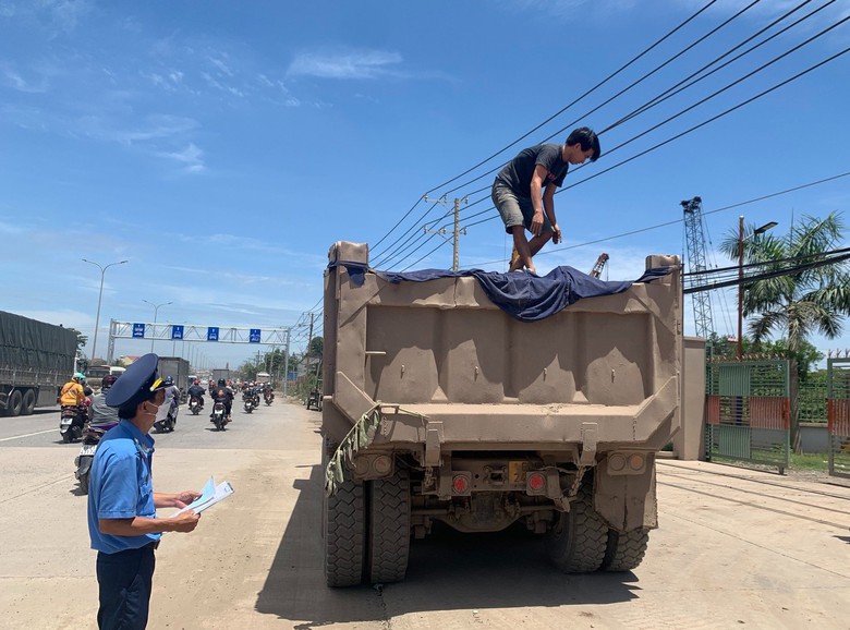 &ldquo;Mắt thần&rdquo; xuất hiện, t&agrave;i xế nhẹ ch&acirc;n ga, chở đ&uacute;ng tải trọng - Ảnh 1.