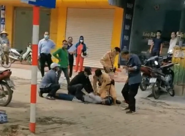 CSGT được trang bị những loại vũ kh&iacute;, c&ocirc;ng cụ hỗ trợ g&igrave;? - Ảnh 2.