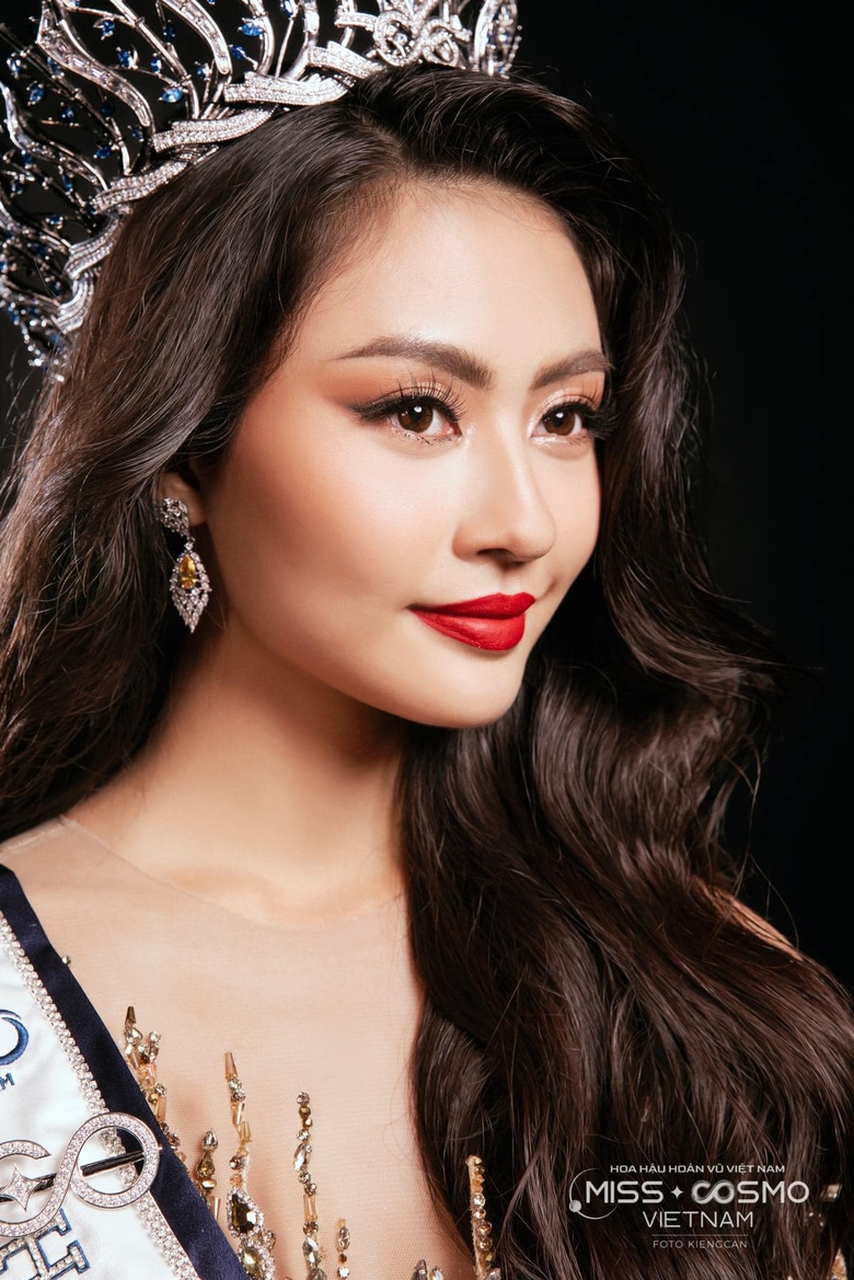 Hoa hậu Bùi Thị Xuân Hạnh bị anti-fan ngay sau khi đăng quang: Vì đâu nên nỗi?- Ảnh 3. Hoa hậu Bùi Thị Xuân Hạnh bị anti-fan ngay sau khi đăng quang: Vì đâu nên nỗi?- Ảnh 3.