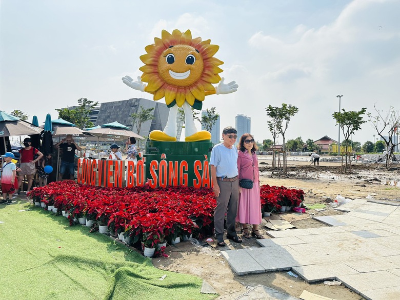 Người d&acirc;n đội nắng check-in vườn hướng dương đẹp nhất S&agrave;i G&ograve;n- Ảnh 9.