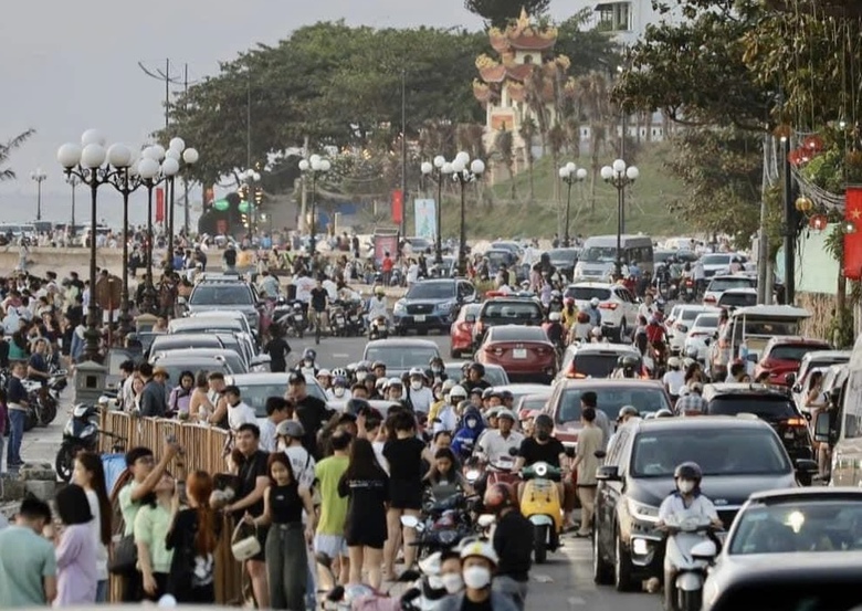 Ba ng&agrave;y nghỉ tết Dương lịch, B&agrave; Rịa - Vũng T&agrave;u đ&oacute;n tr&ecirc;n 200.000 kh&aacute;ch du lịch- Ảnh 3.