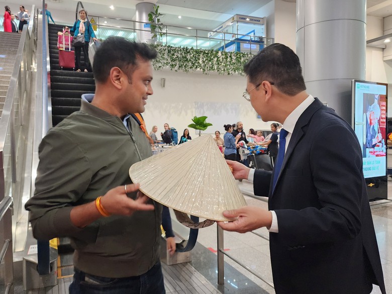 TP.HCM đ&oacute;n đo&agrave;n kh&aacute;ch quốc tế &ldquo;x&ocirc;ng đất&rdquo; năm 2024- Ảnh 6.