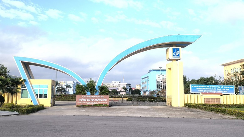 V&igrave; sao 136 giảng vi&ecirc;n, người lao động ĐH Quảng B&igrave;nh bị nợ lương nhiều th&aacute;ng?- Ảnh 1.