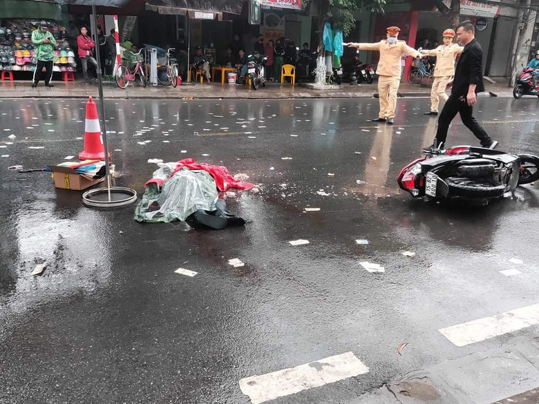 Hải Ph&ograve;ng: Va chạm với xe tải, một phụ nữ tử vong- Ảnh 1.