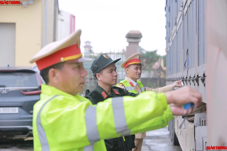 Tổng kiểm so&aacute;t vi phạm từ quốc lộ l&ecirc;n cao tốc- Ảnh 4.