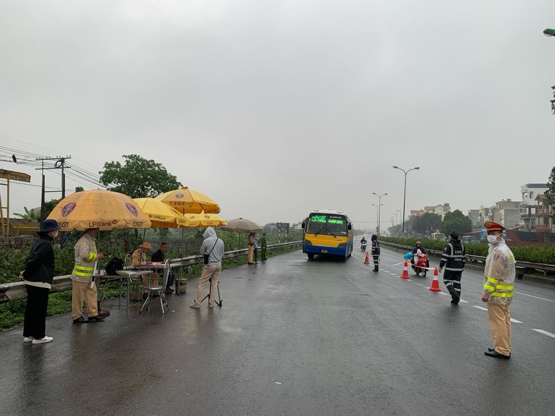 C&ocirc;ng an H&agrave; Nội triển khai 2 tổ c&ocirc;ng t&aacute;c đặc biệt ở quốc lộ, v&agrave;nh đai 3- Ảnh 1.